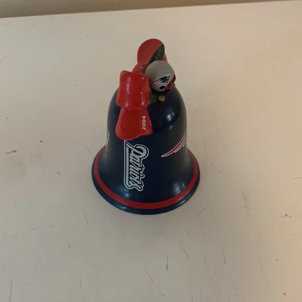 NFL 2004 Patriots Santa Ornament Ceramic